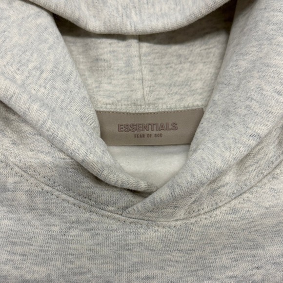 Fear of God Essentials SS22 'Light Oatmeal' Hoodie Size M - Picture 5 of 7
